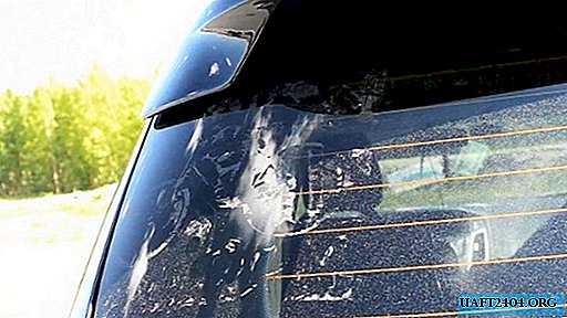 車のガラスに貼られているステッカーの痕跡を1分で取り除く方法