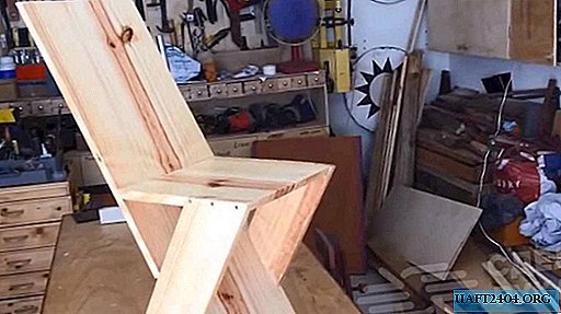 Jednoduchá stolička vyrobená z dosiek za 30 minút vlastnými rukami