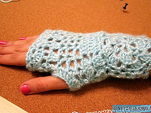 Crocheted fishnet mittens