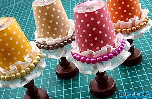 Lámparas de mesa decorativas de materiales improvisados.