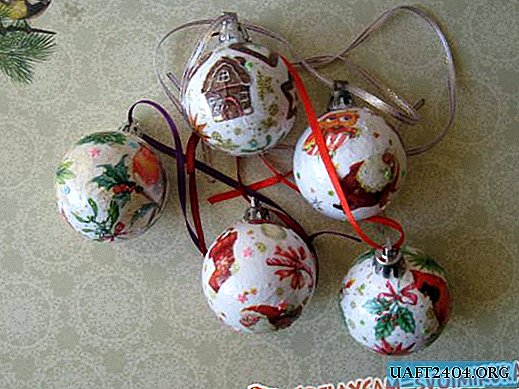 Decoupage balls for the Christmas tree