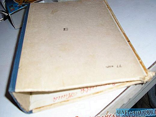 Caja de diseñador de un libro viejo