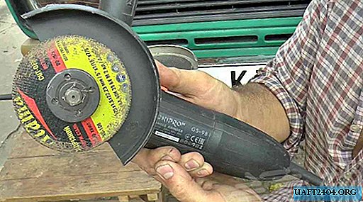 Experiment: where angle grinder will fly when biting a disk
