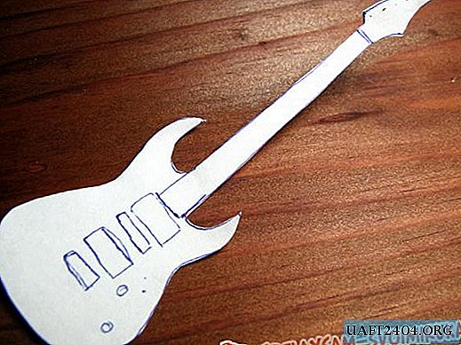 Guitarra elétrica em argila de polímero