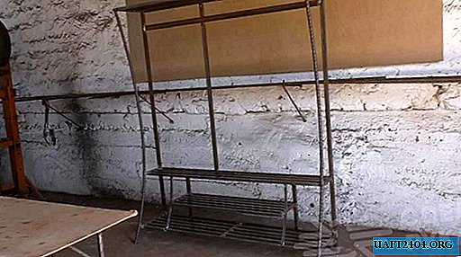 홈 아이디어 : 선반이있는 금속 프레임 복도