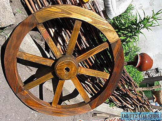 Making a wooden wheel from a cart