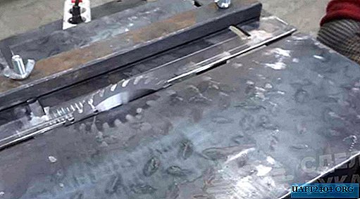 Cómo hacer una sierra desde una amoladora angular para un taller