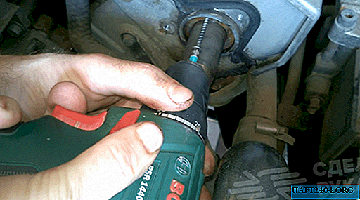 How to easily get the camshaft oil seal with two self-tapping screws
