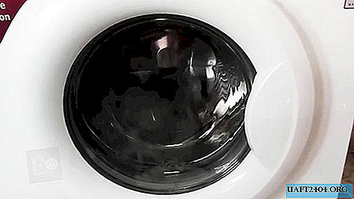 Kako očistite svoj pralni stroj pred tehtnico in umazanijo s sodo in kisom