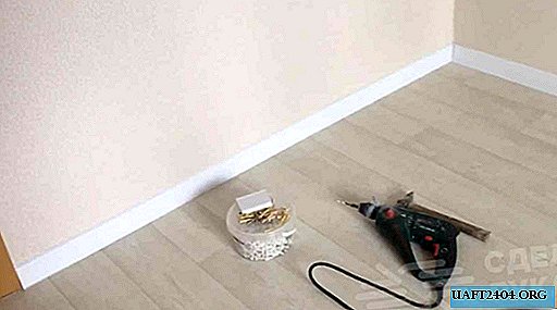 How to install a high plastic baseboard