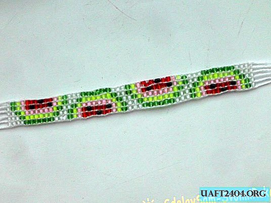 How to weave a bauble with watermelons from beads