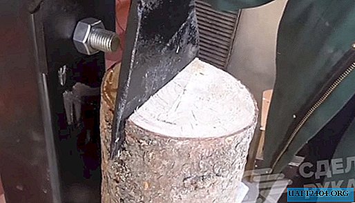 Compact hydraulic firewood cutter