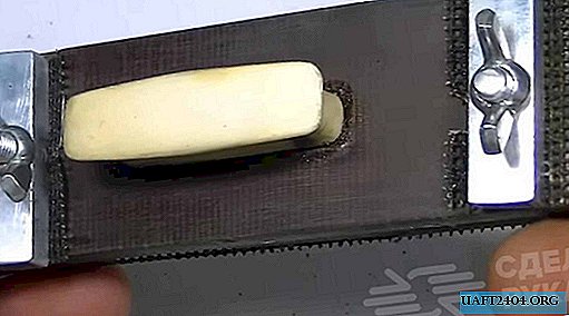 Compact sanding block made of PCB and rubber