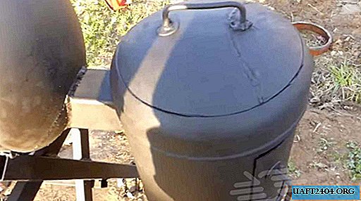 Fumeiro de tanque de propano como complemento para o churrasco