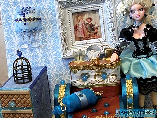 Royal sofa for dolls