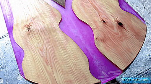 سطح طاولة جميل للخشب والإيبوكسي