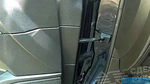 Grasa de jabón de crujientes puertas de automóviles