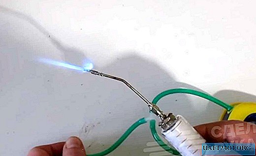 Mini gas burner made of glass syringe and compressor