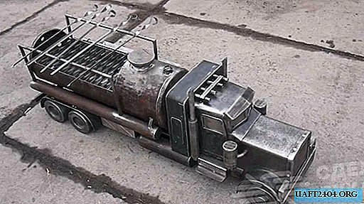 Mini barbecue sous la forme d'un camion de bricolage