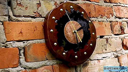ساعة الحائط الايبوكسي والخشب
