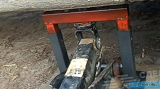 Poste de soporte para un automóvil desde una tubería de perfil