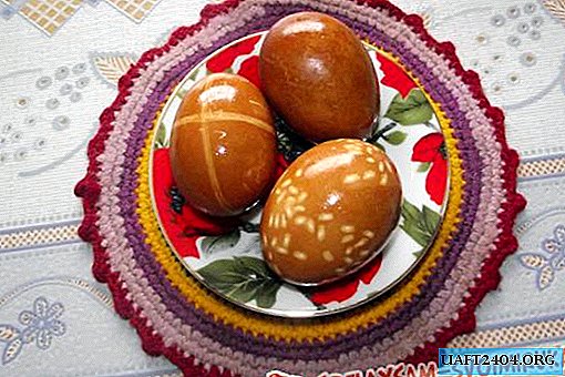 Pintura original de ovos de Páscoa com corantes naturais