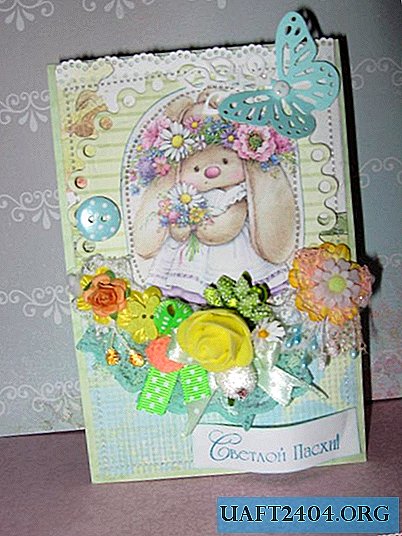 Cartão de Páscoa com decorações artesanais