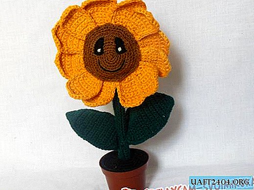 Crocheted sunflower