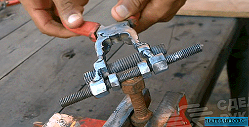 Device for unscrewing bolts and nuts from old pliers