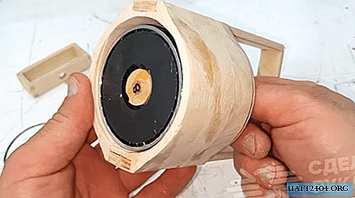 Das Gerät mit einem Magneten zum Sammeln von Metall "Kleinigkeiten"