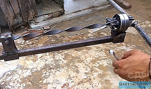 Instrument pentru răsucirea benzii de oțel și pătrat
