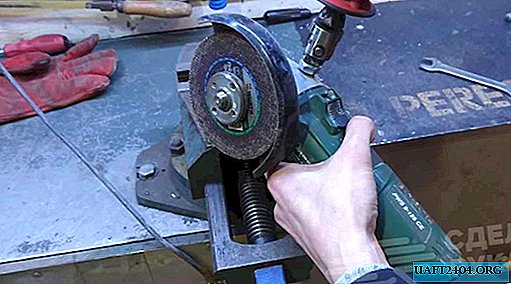 Simple refinement of the standard handle of a small grinder