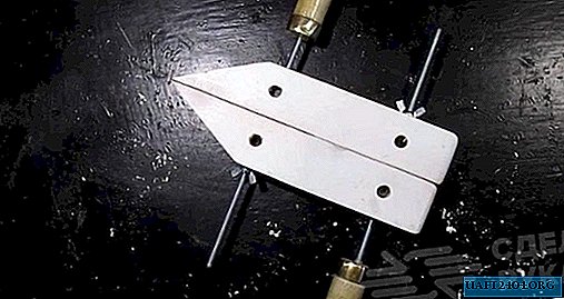 Simple parallel clamp from two wooden bars