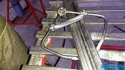 A simple fixture that makes welding easier