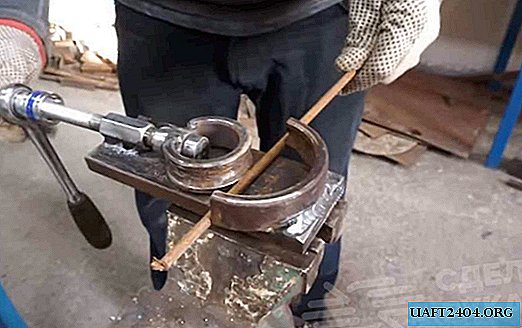 Paprasta strypų lenkimo mašina, pagaminta iš guolių ir po ranka esančių medžiagų