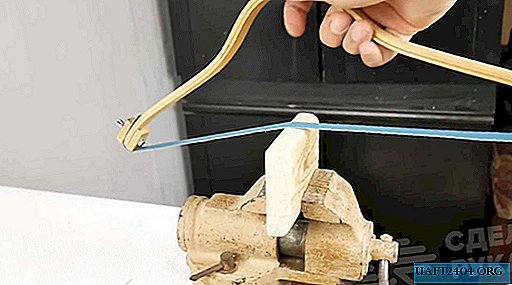 Simple hand grinder from a regular wooden hanger