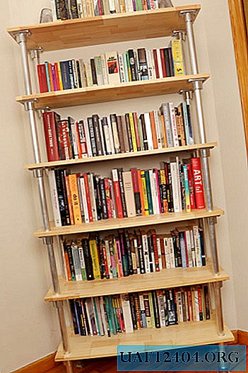 Adjustable bookshelf