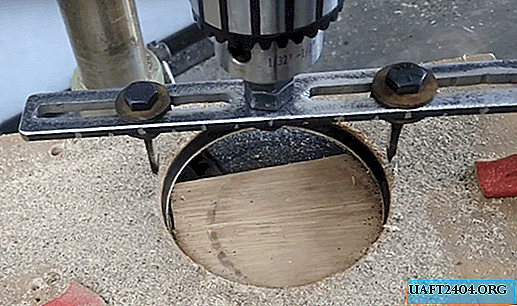 Coltello regolabile in fibra di legno per fori rotondi