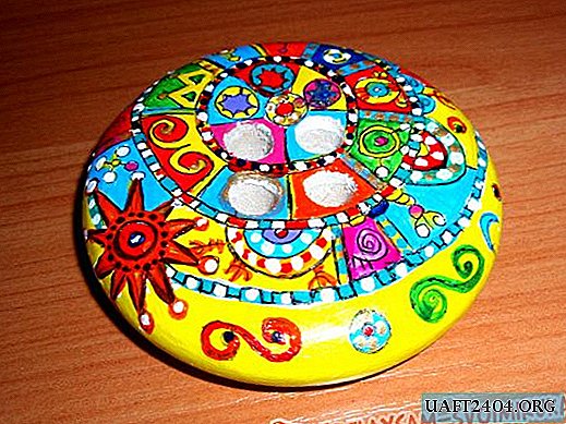 Painting of a decorative button