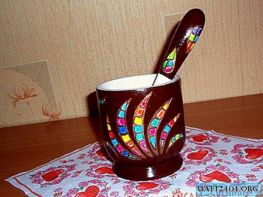 Mortar and pestle painting with mosaic pattern