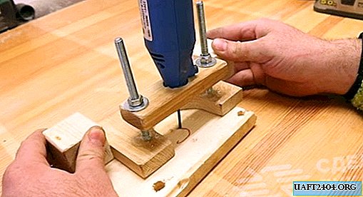 Fresa manual para gravador com plataforma de madeira