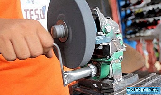 Manual emery machine from gearbox from angle grinder
