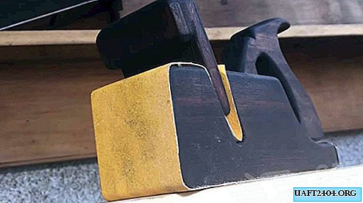 DIY sanding block made of wood