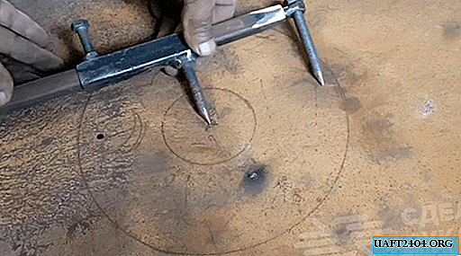 Pašdarināts metāla kompass no profesionālas caurules un bultskrūvēm
