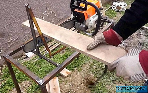 Homemade chainsaw cutting table