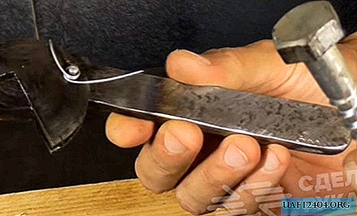 Selbst gemachter verstellbarer Schraubenschlüssel "mit einem Geheimnis"