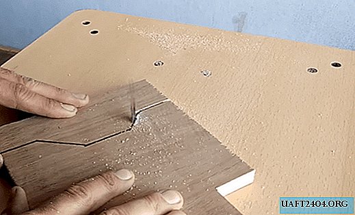Homemade cutting table with jigsaw