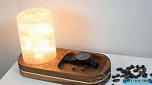 Doe-het-zelf stijlvolle nachtlamp op een houten standaard
