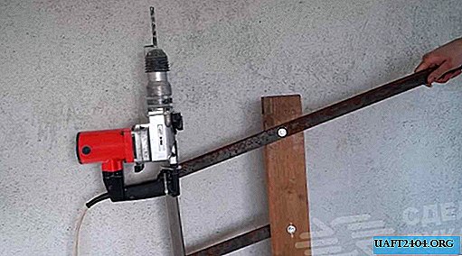 Punch stand for drilling holes in the ceiling