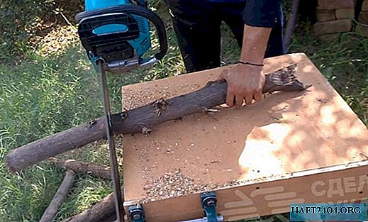 Table-table for a chain electric or chainsaw